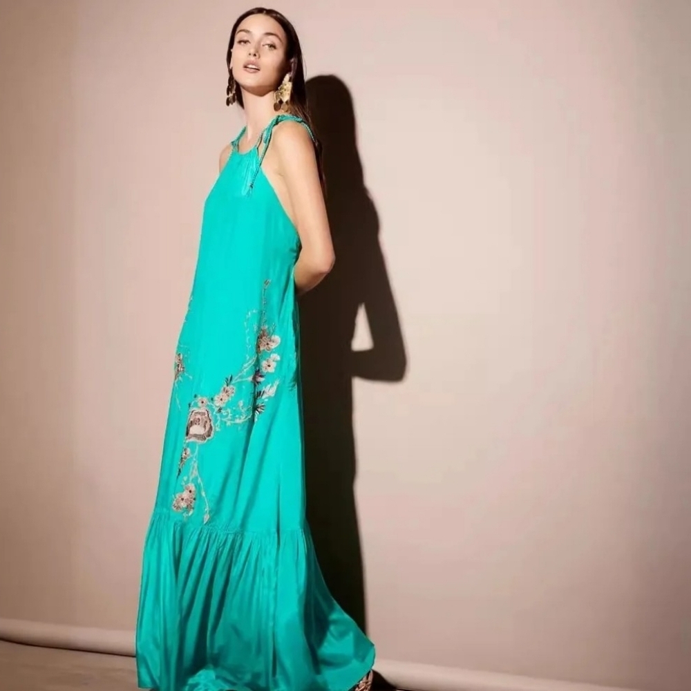 Chic Turquoise Backless Dress with Floral Accents - Picture 8 of 16